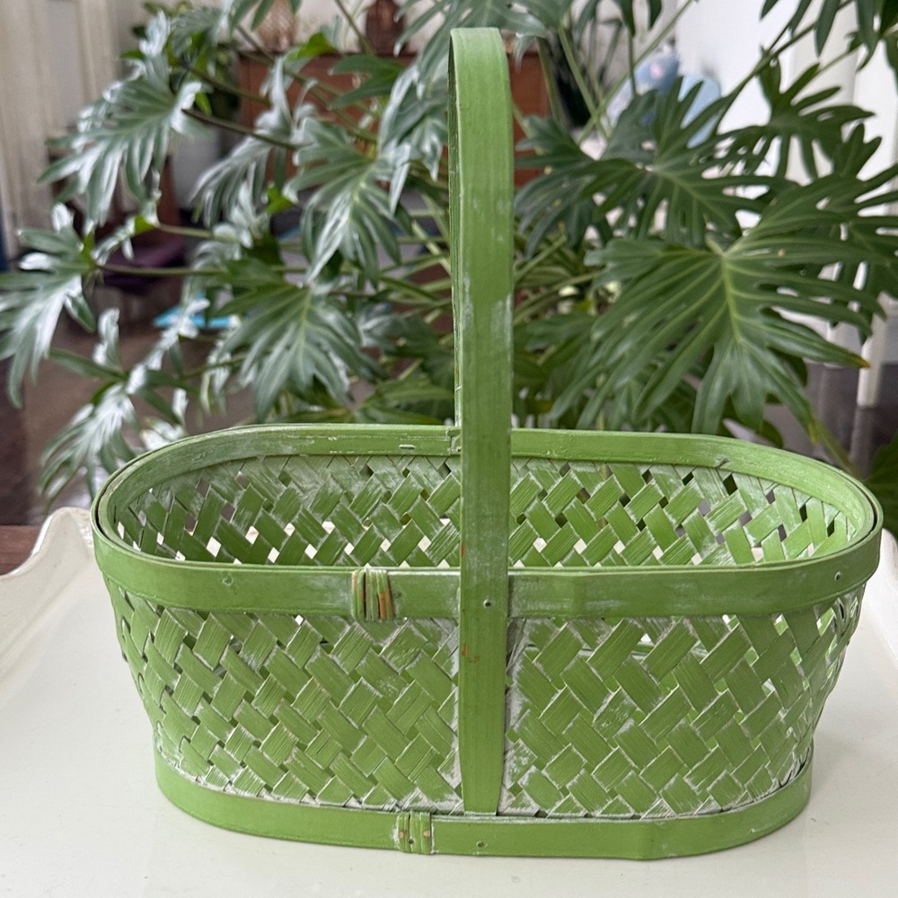 Vintage Burton & Burton Handpainted Green Oval Woven Basket with Handle - Picture 6 of 9